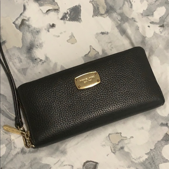 Michael Kors wristlet/wallet